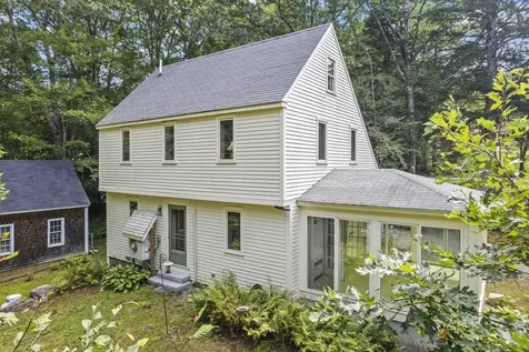 77 Stonebridge Circle Newcastle ME 04553
