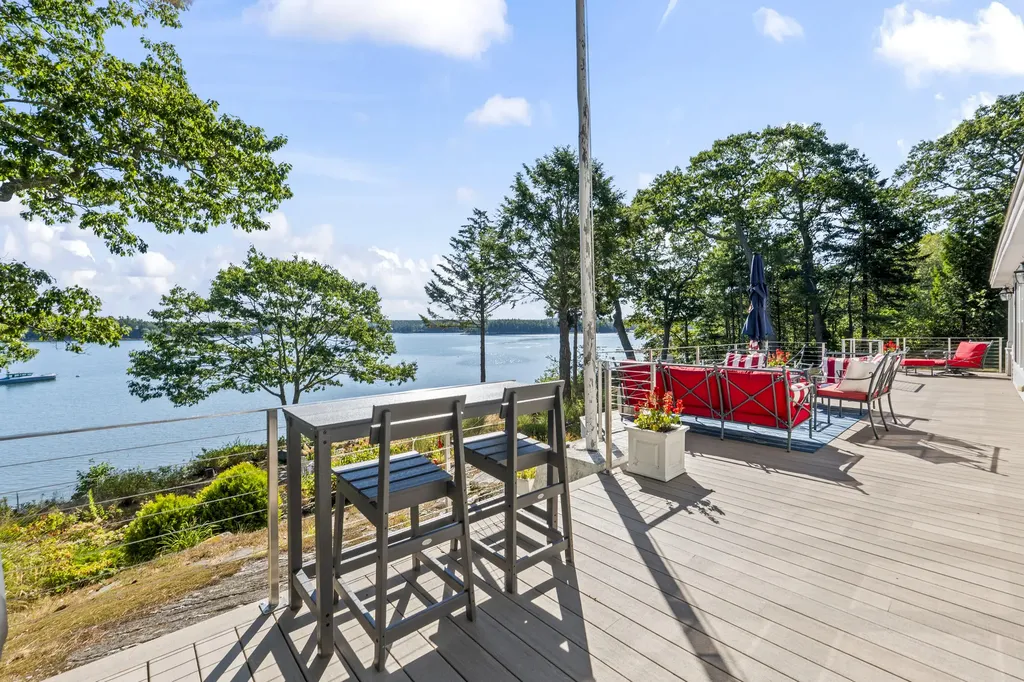 6 Oak Ledge Point Road Harpswell ME 04079
