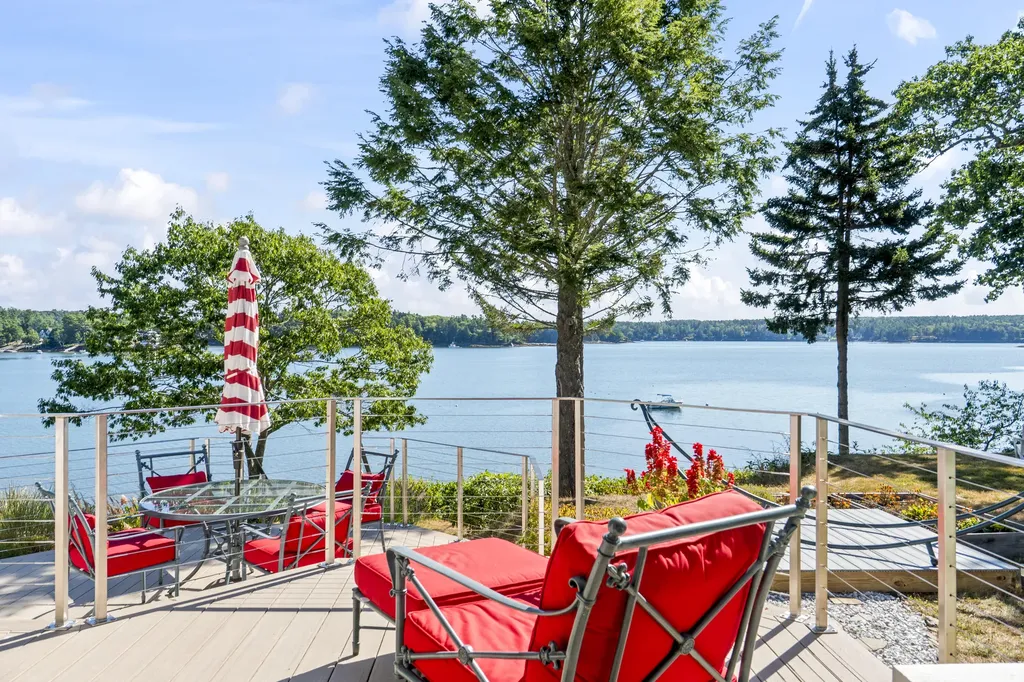 6 Oak Ledge Point Road Harpswell ME 04079