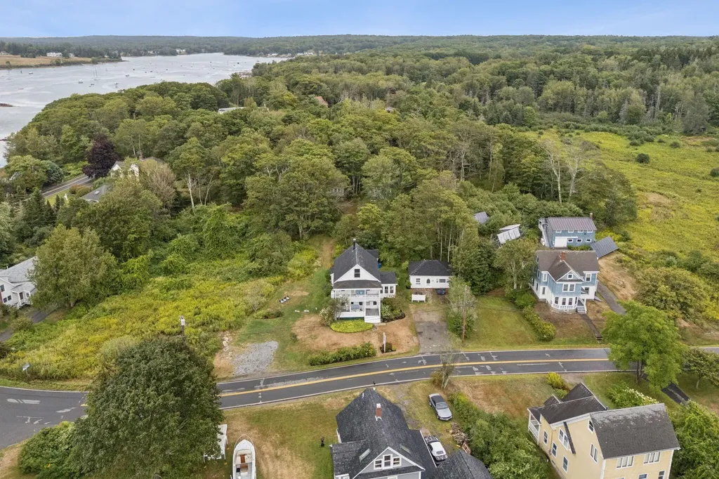 201 Snowball Hill Road Bristol ME 04554