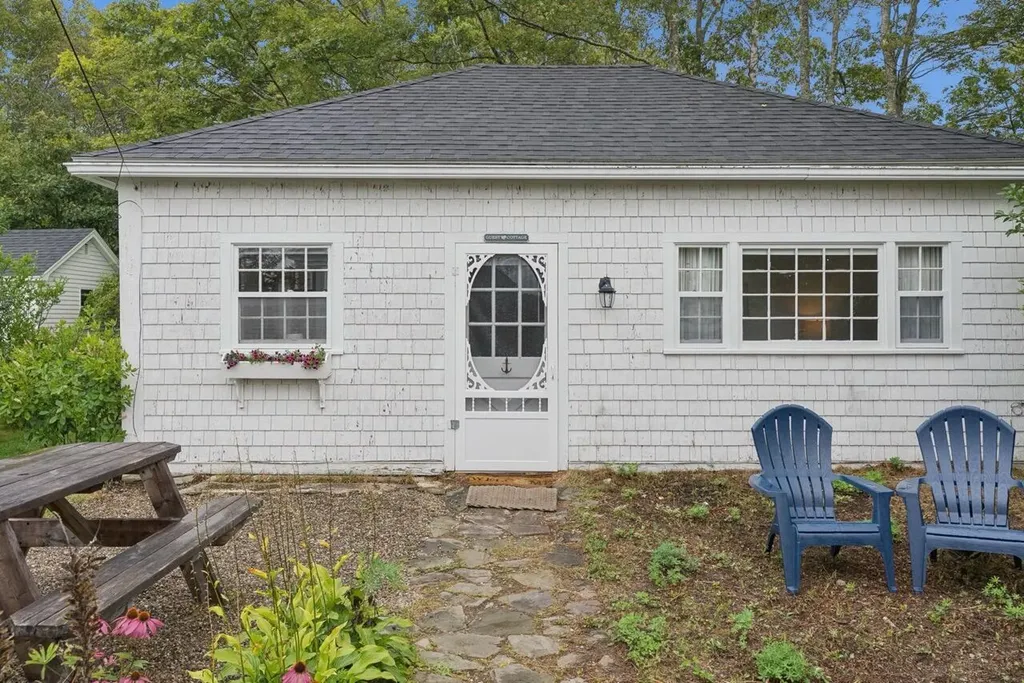 201 Snowball Hill Road Bristol ME 04554