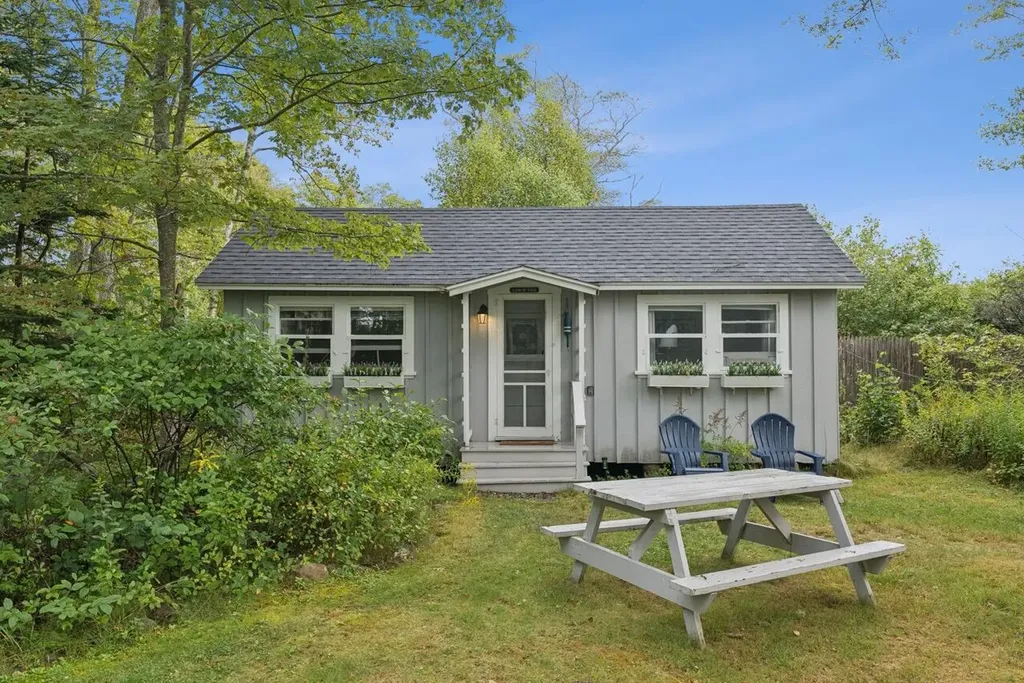 201 Snowball Hill Road Bristol ME 04554