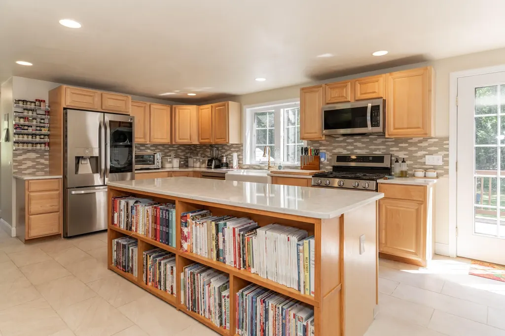 9 Zephyr Hill Windham ME 04062