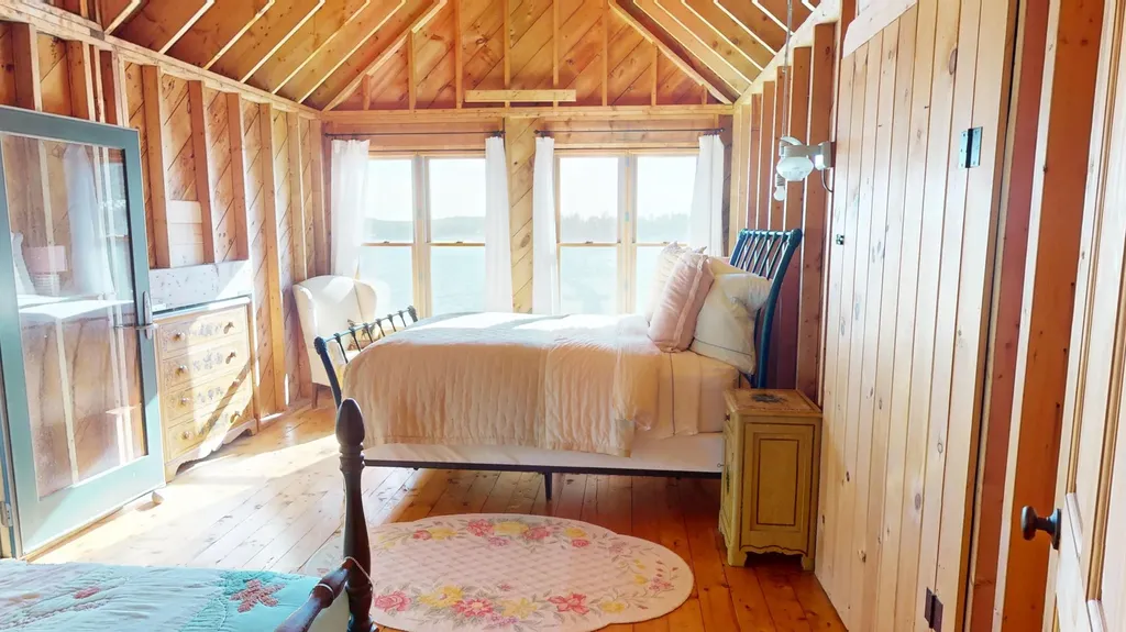 25 Hotel Cove Road Harrington ME 04643