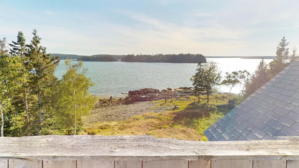 25 Hotel Cove Road Harrington ME 04643