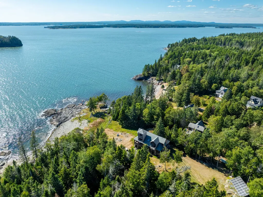 25 Hotel Cove Road Harrington ME 04643