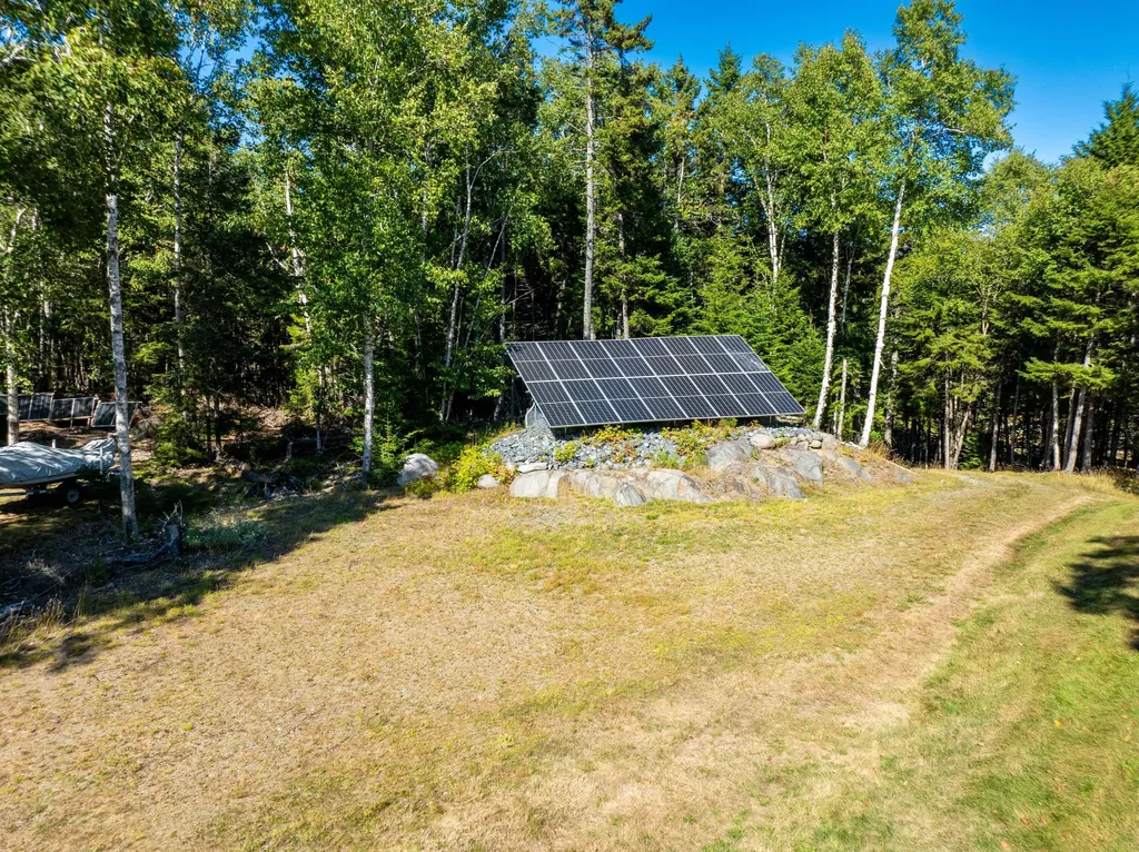 25 Hotel Cove Road Harrington ME 04643