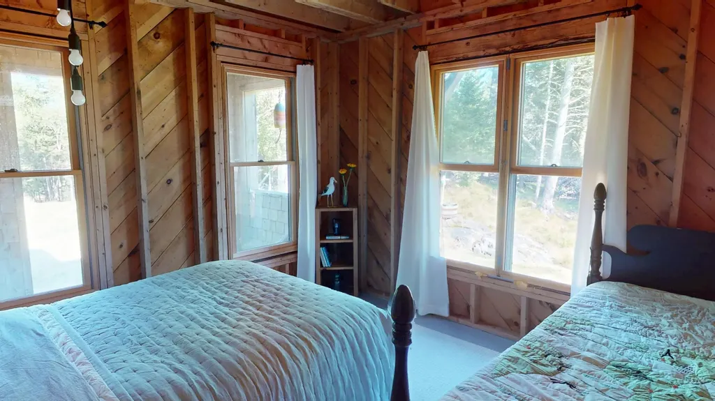 25 Hotel Cove Road Harrington ME 04643