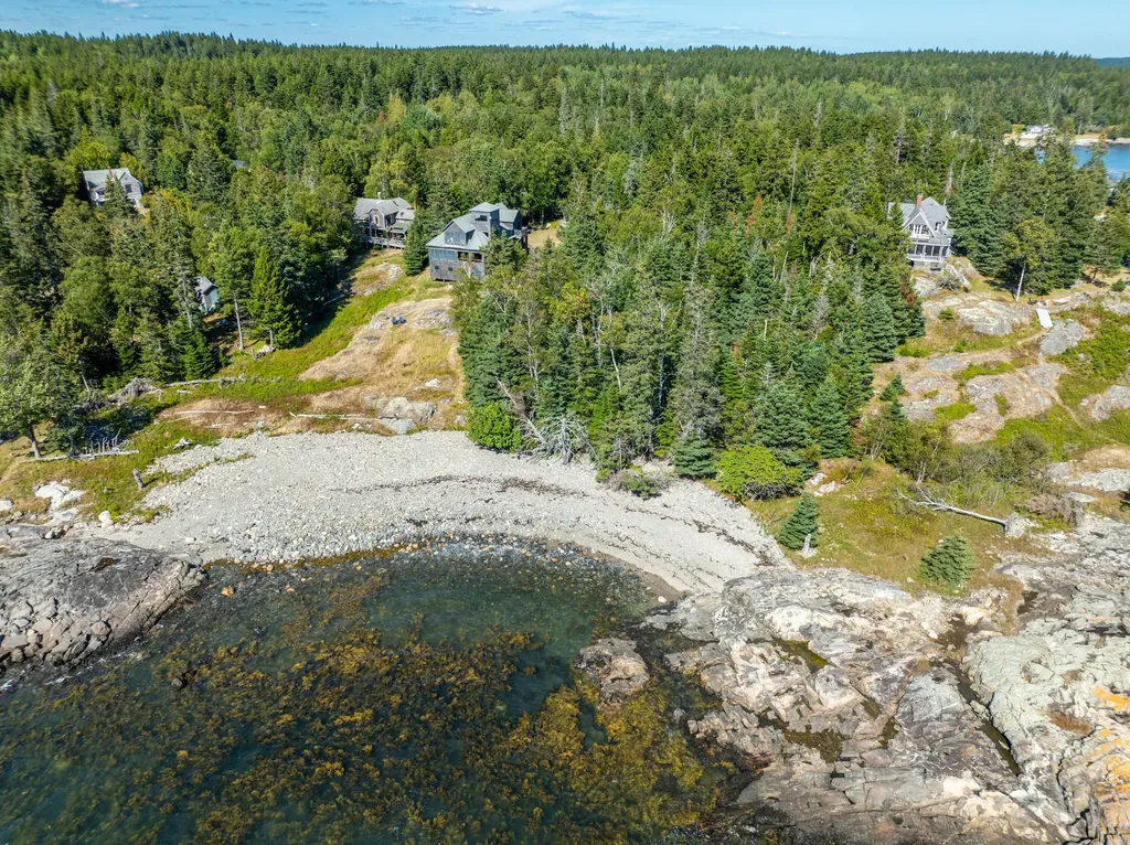 25 Hotel Cove Road Harrington ME 04643