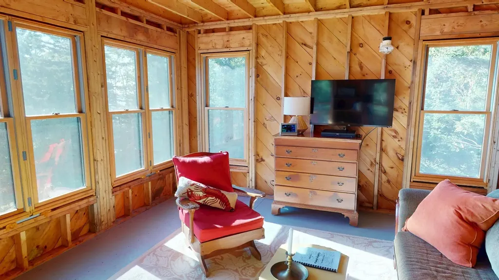 25 Hotel Cove Road Harrington ME 04643