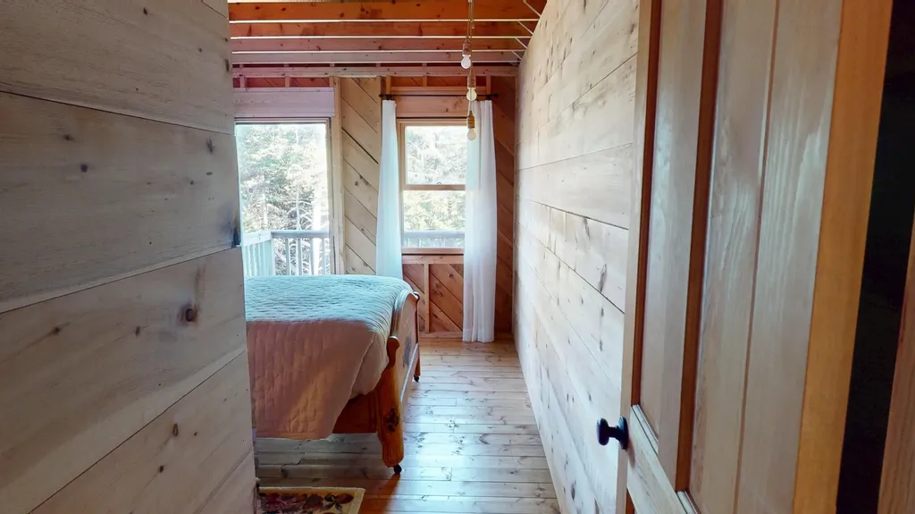 25 Hotel Cove Road Harrington ME 04643
