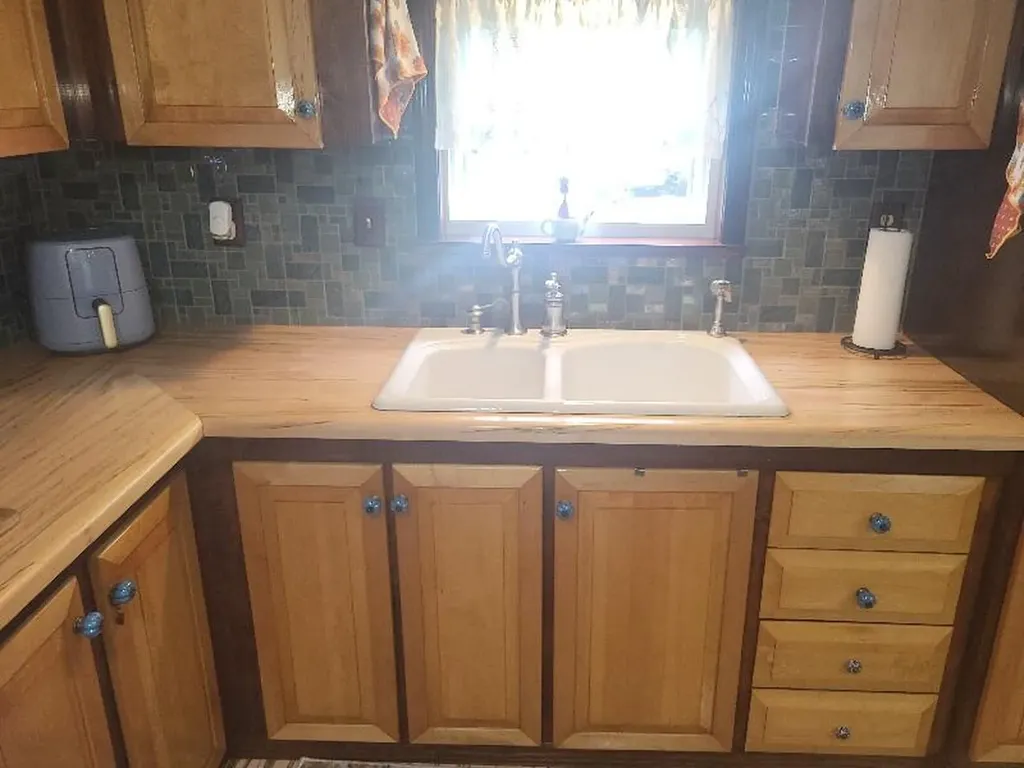 8 Fairview Drive Lisbon ME 04250