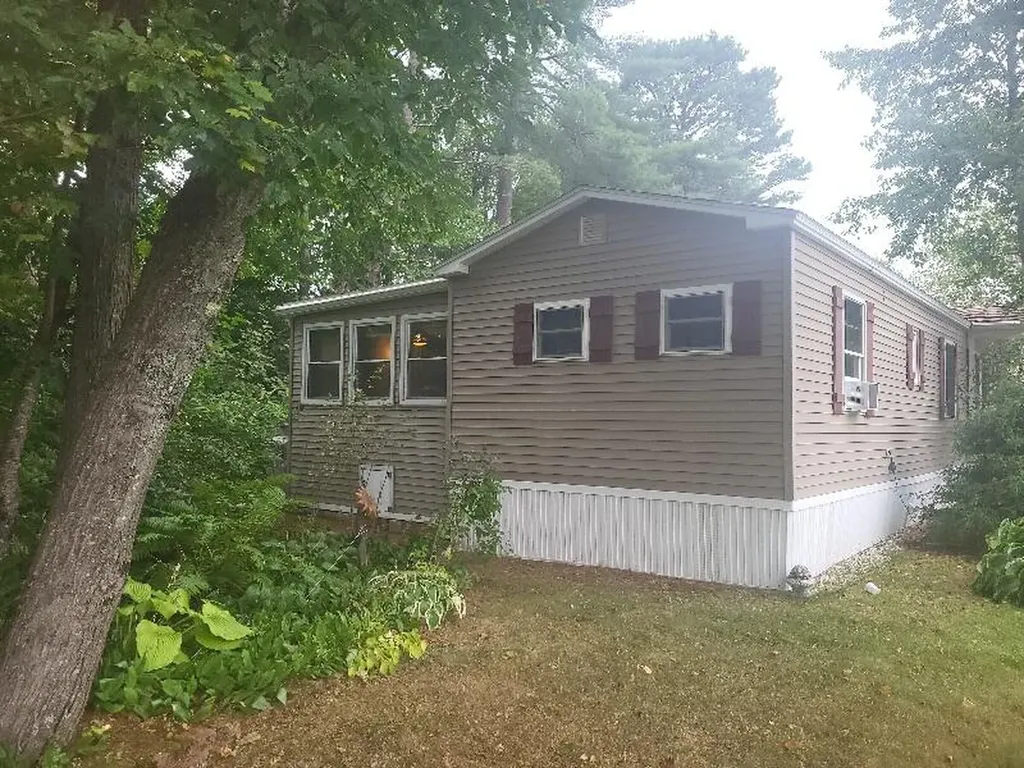 8 Fairview Drive Lisbon ME 04250