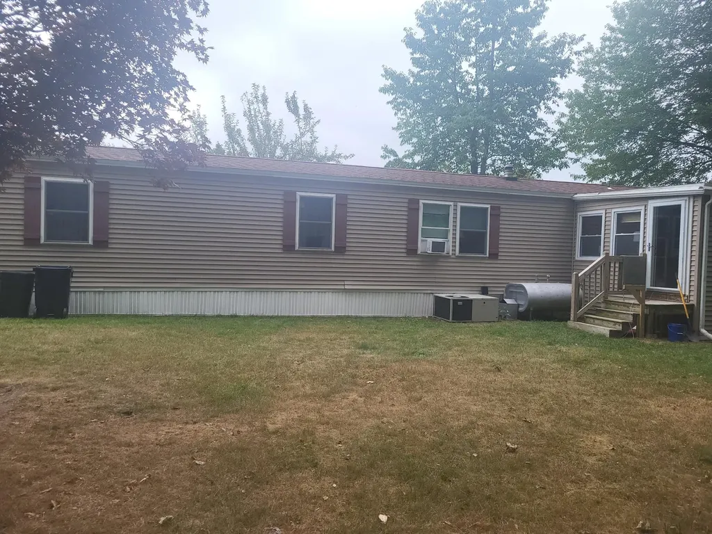 8 Fairview Drive Lisbon ME 04250