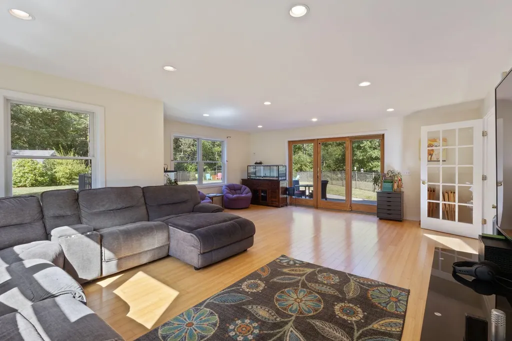 67 Field Road Falmouth ME 04105