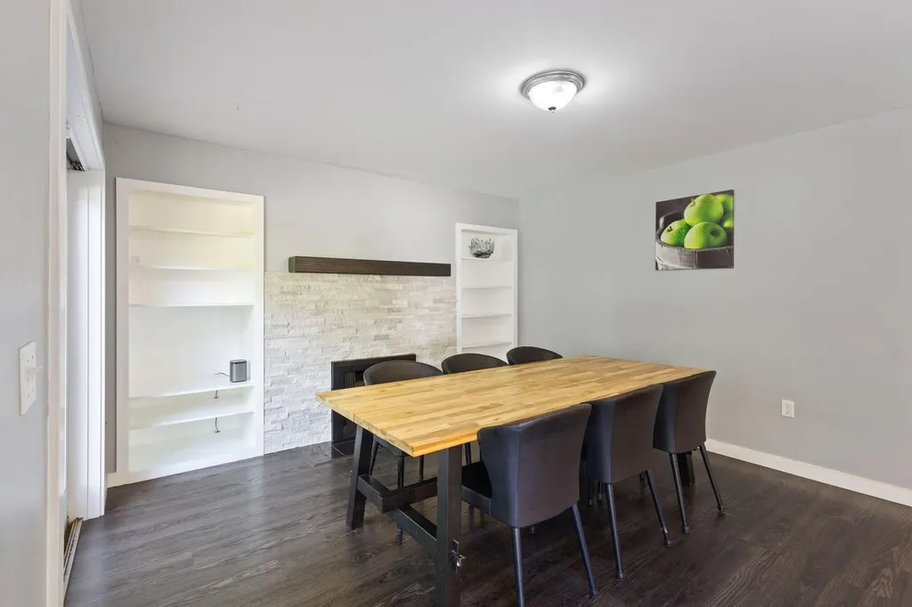 67 Field Road Falmouth ME 04105