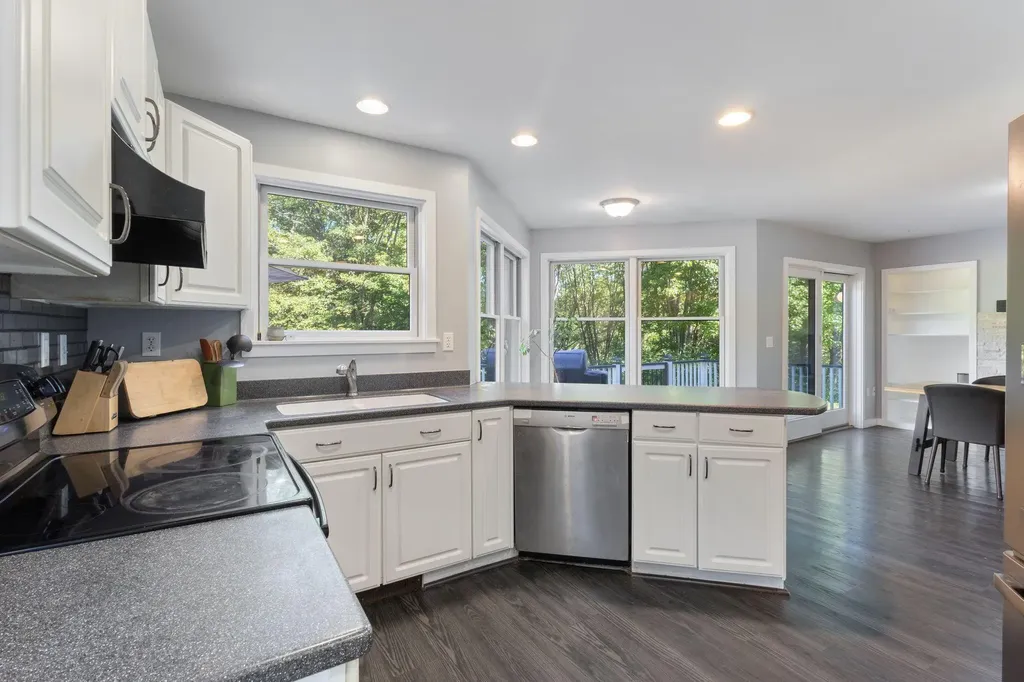 67 Field Road Falmouth ME 04105