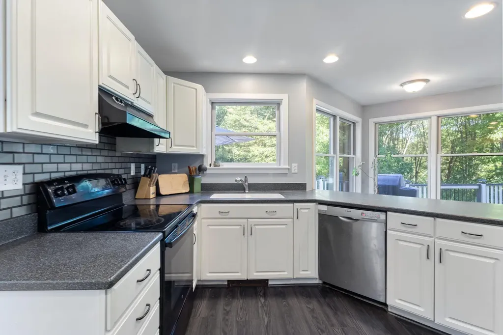 67 Field Road Falmouth ME 04105
