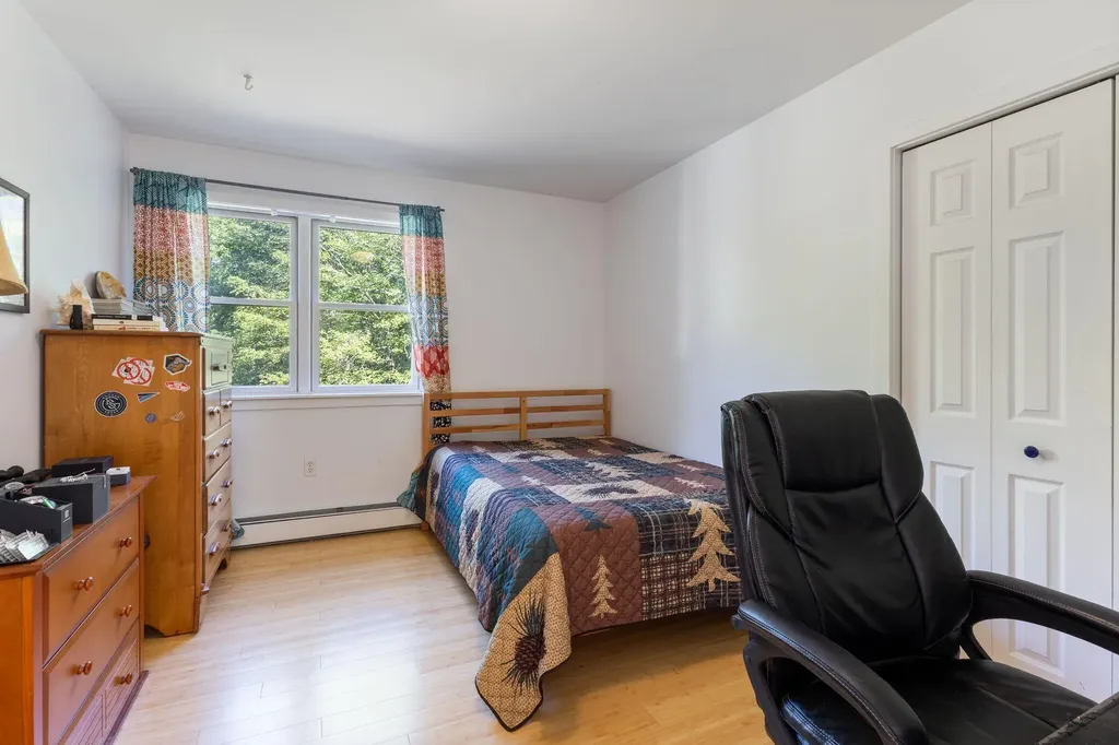 67 Field Road Falmouth ME 04105