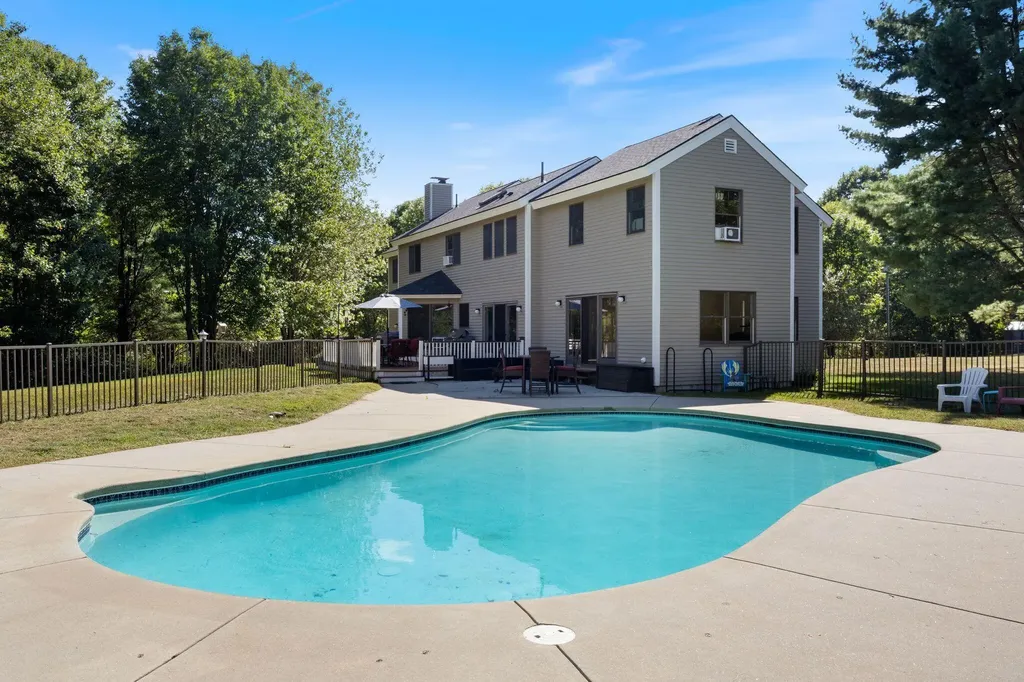 67 Field Road Falmouth ME 04105