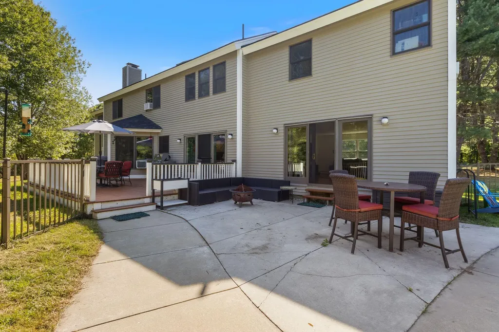67 Field Road Falmouth ME 04105