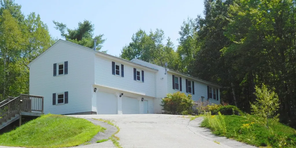560 Broad Street Auburn ME 04210