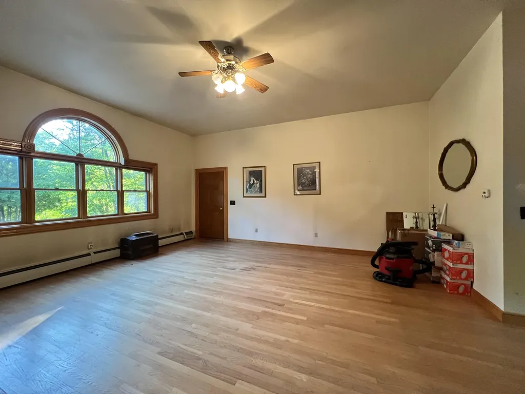 1068 Main Road Eddington ME 04428