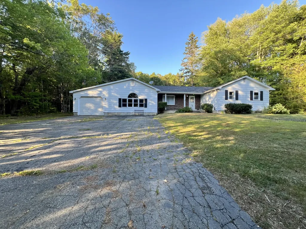 1068 Main Road Eddington ME 04428