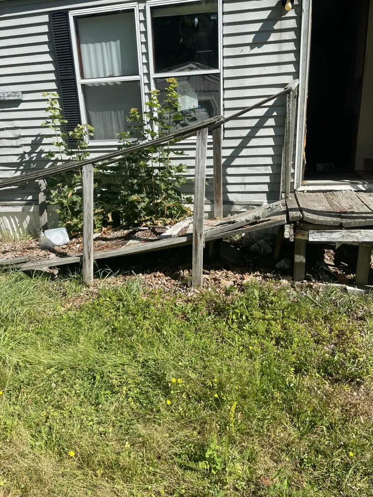 7 Dartmouth Street Skowhegan ME 04976