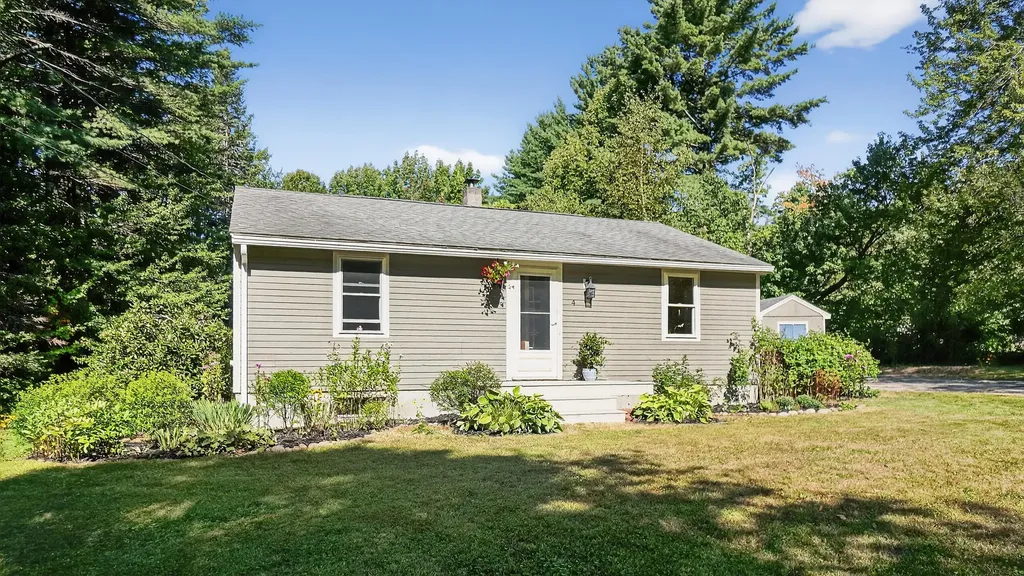 4 Orchard Road Cumberland ME 04021