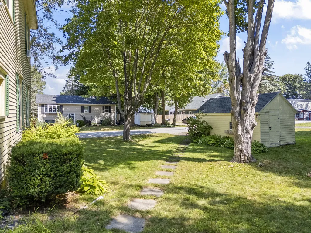 61 Tenth Street Auburn ME 04210