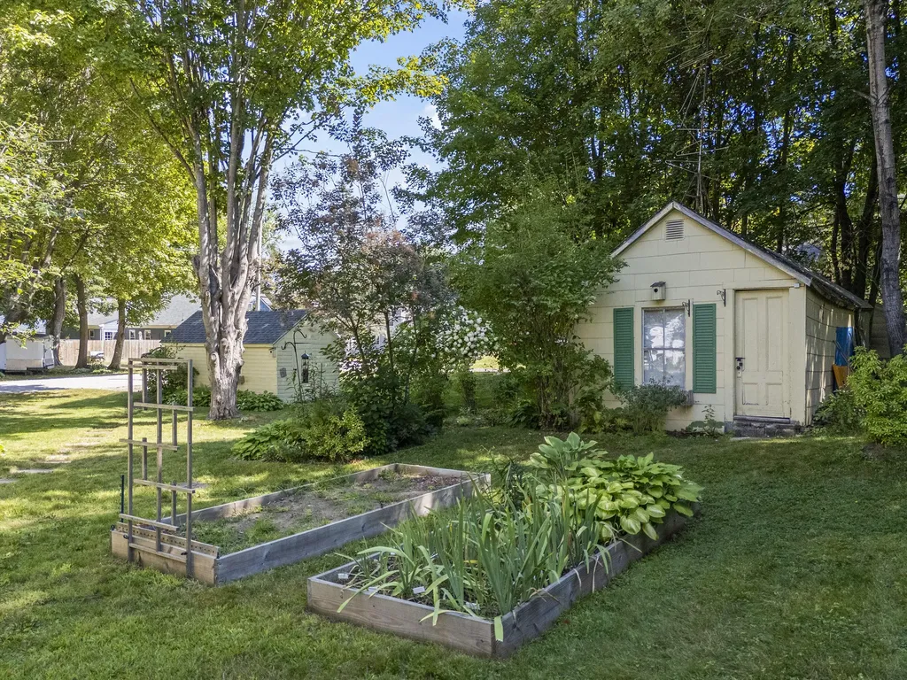 61 Tenth Street Auburn ME 04210