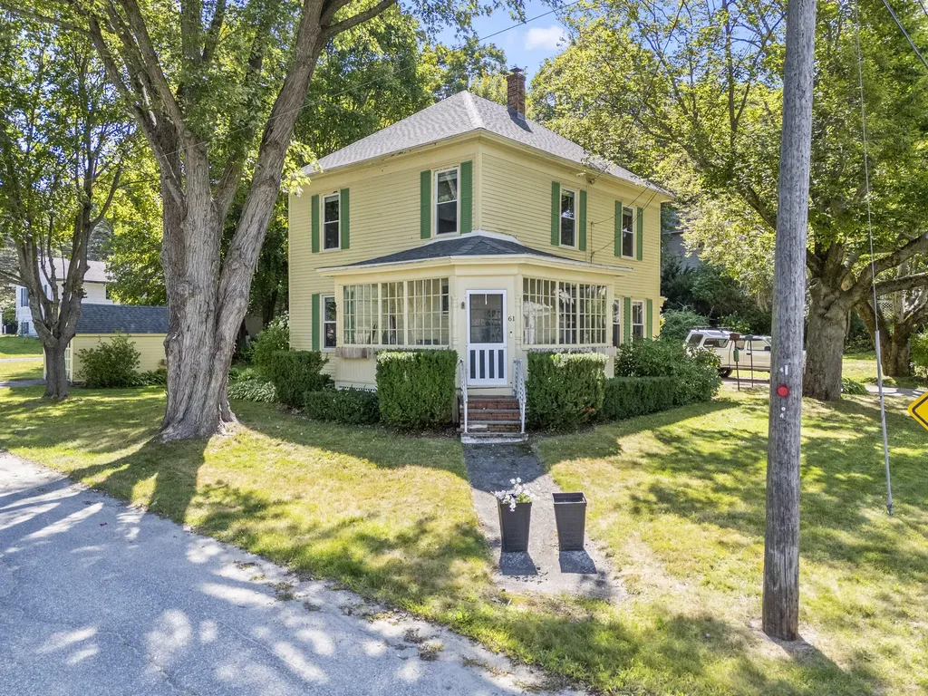 61 Tenth Street Auburn ME 04210