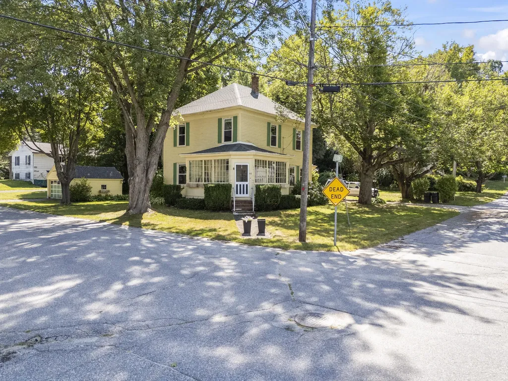 61 Tenth Street Auburn ME 04210