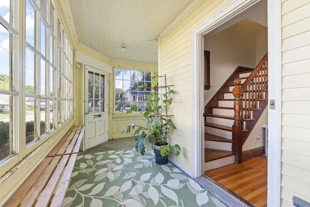 61 Tenth Street Auburn ME 04210