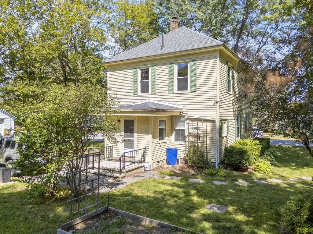 61 Tenth Street Auburn ME 04210