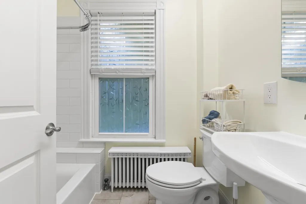 61 Tenth Street Auburn ME 04210