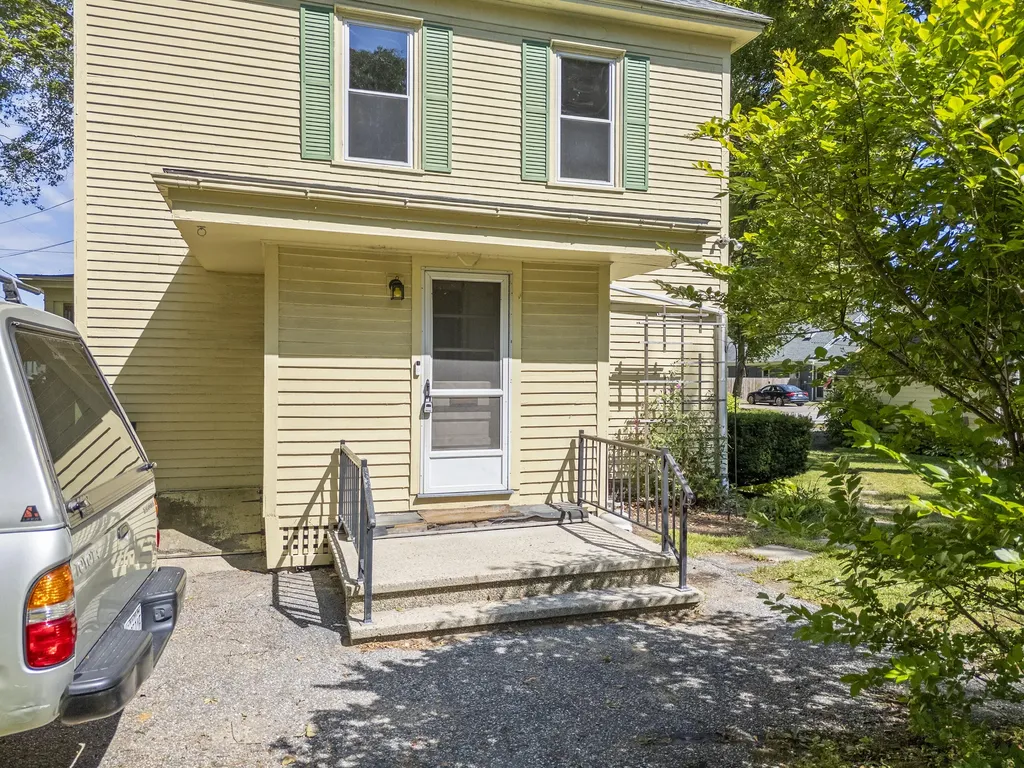 61 Tenth Street Auburn ME 04210