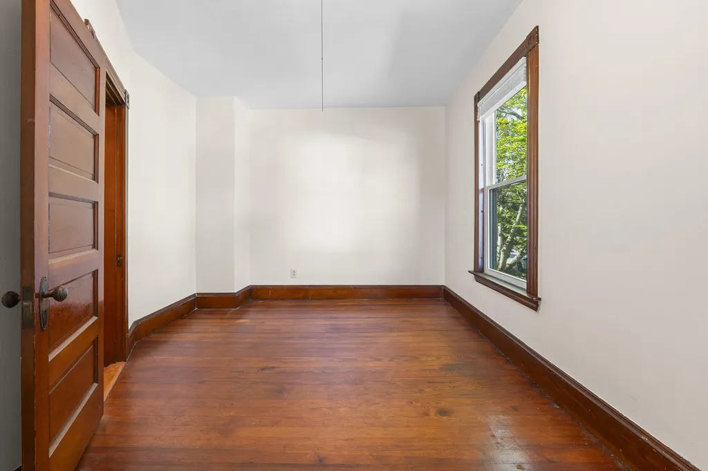 61 Tenth Street Auburn ME 04210