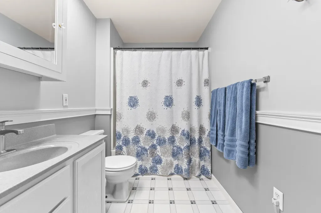 61 Tenth Street Auburn ME 04210