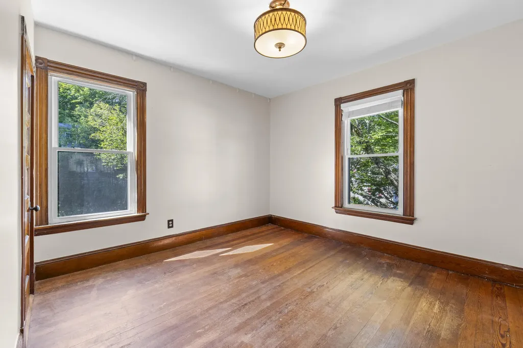 61 Tenth Street Auburn ME 04210