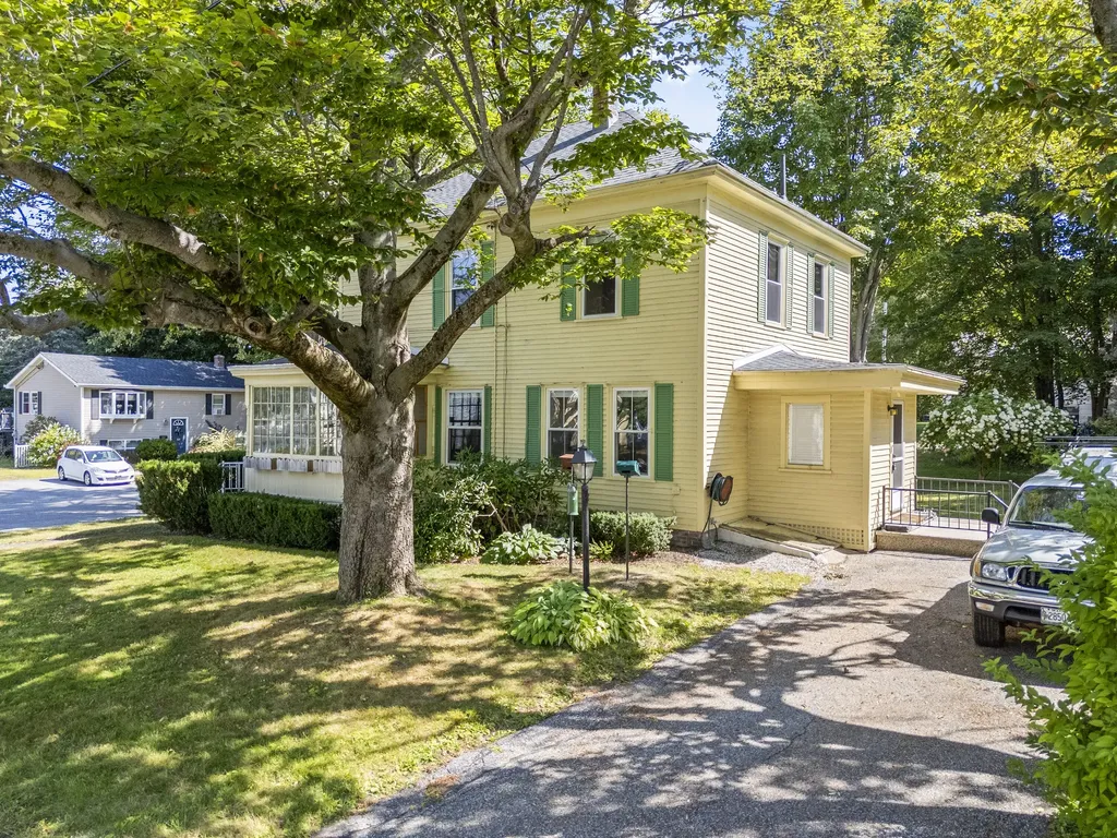 61 Tenth Street Auburn ME 04210