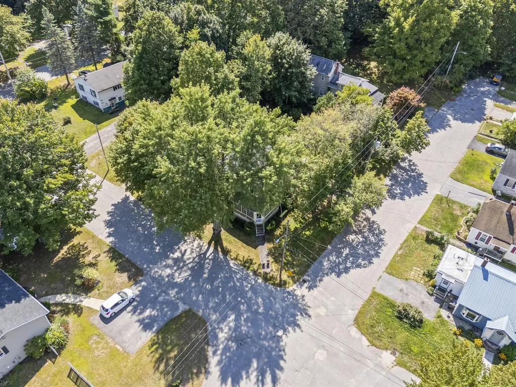 61 Tenth Street Auburn ME 04210