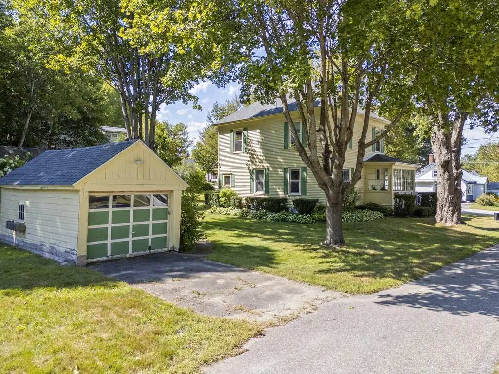 61 Tenth Street Auburn ME 04210