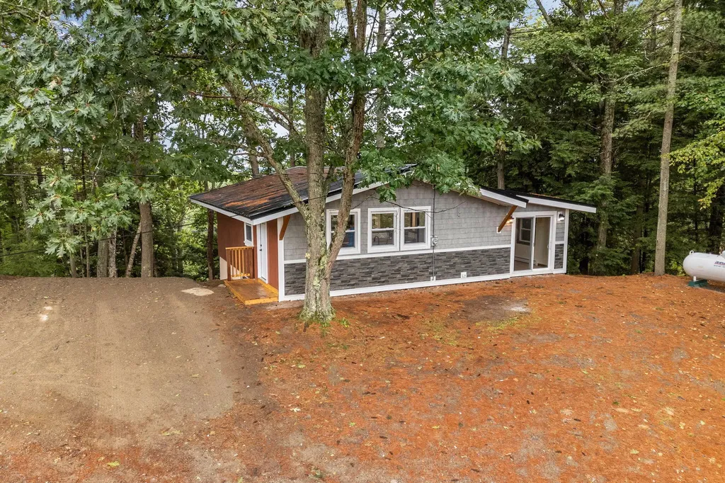 12 Rowell Road Hampden ME 04444