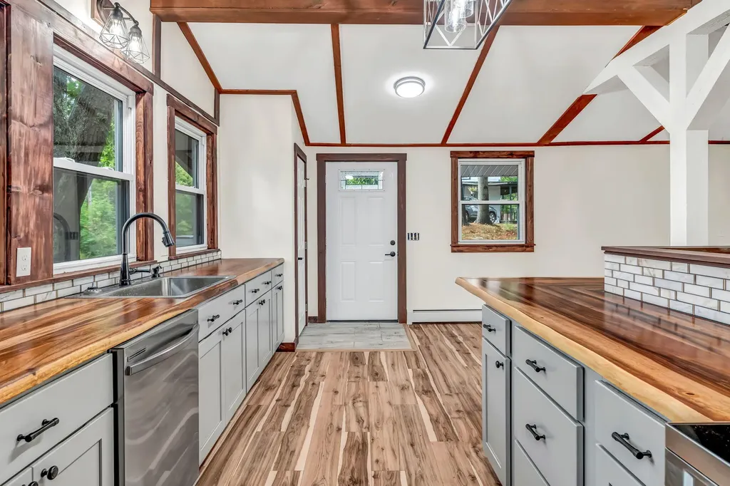 12 Rowell Road Hampden ME 04444