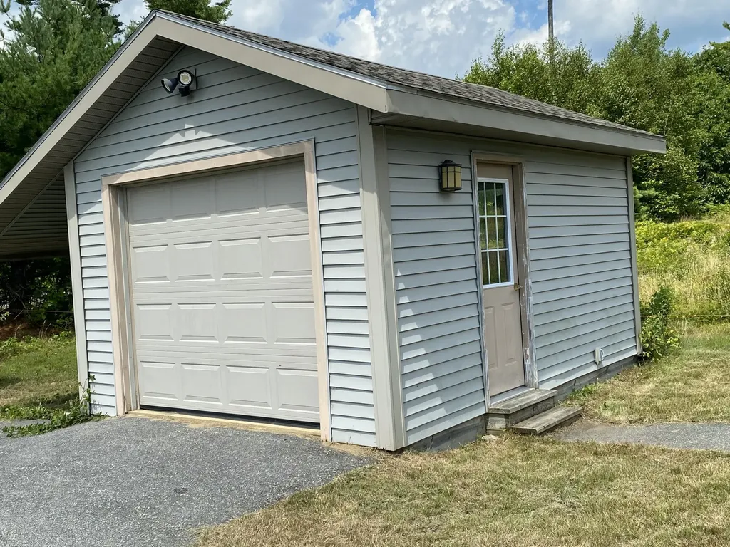 10 Serenity Lane Searsport ME 04974