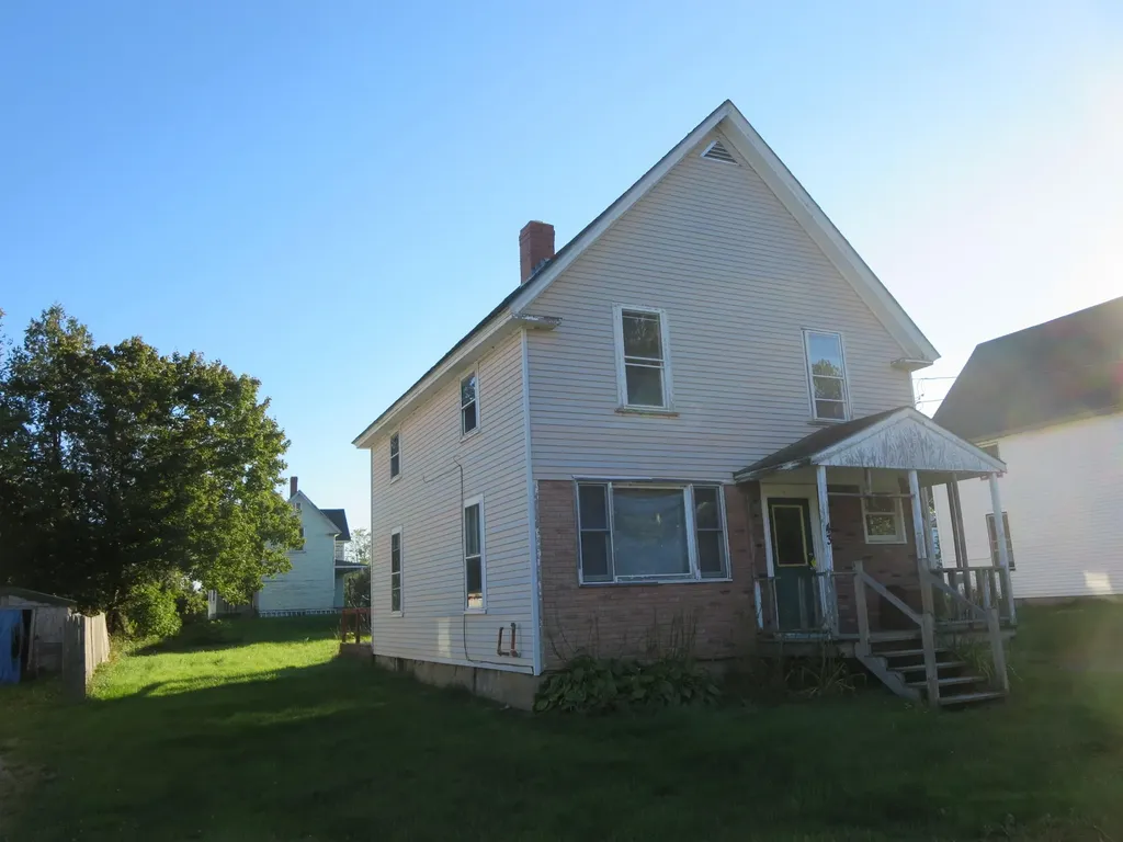 43 2nd Street Milo ME 04463