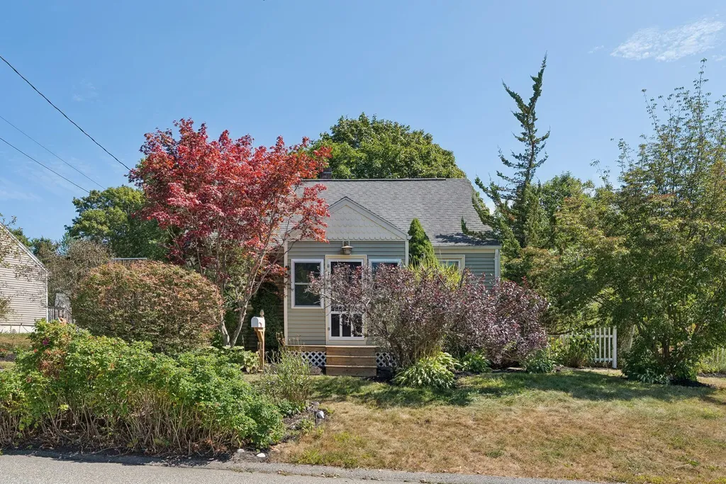 30 Farm Hill Road Cape Elizabeth ME 04107