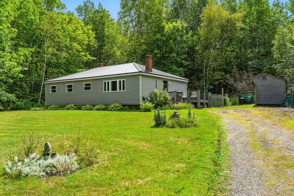 61 Pirate Lane Fairfield ME 04937